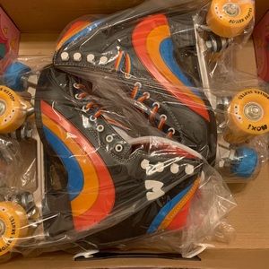 Moxie Rainbow Rider Roller Skates size 5